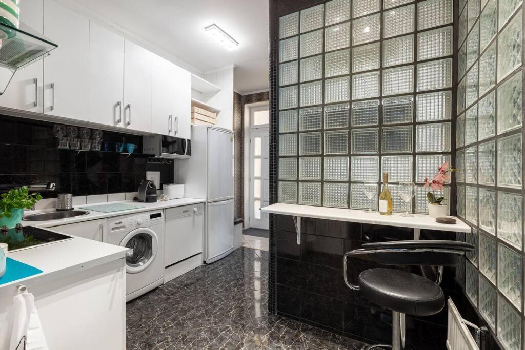 Stylish Central Budapest Apartment Luaran gambar