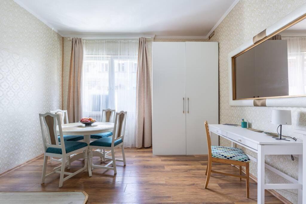 Stylish Central Budapest Apartment Luaran gambar