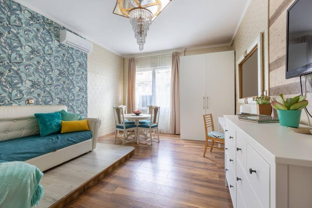 Stylish Central Budapest Apartment Luaran gambar