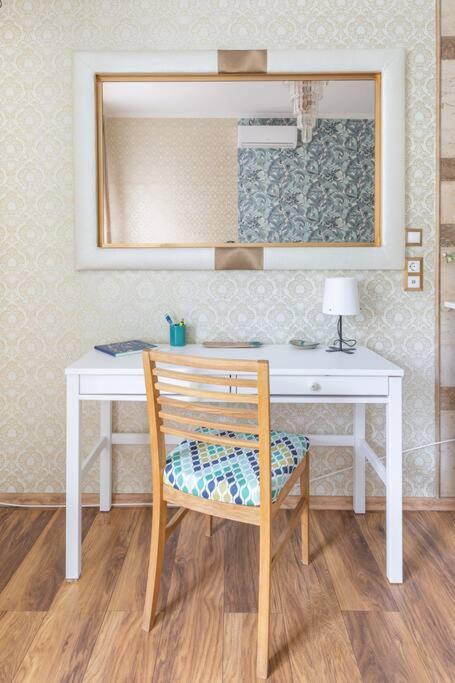 Stylish Central Budapest Apartment Luaran gambar