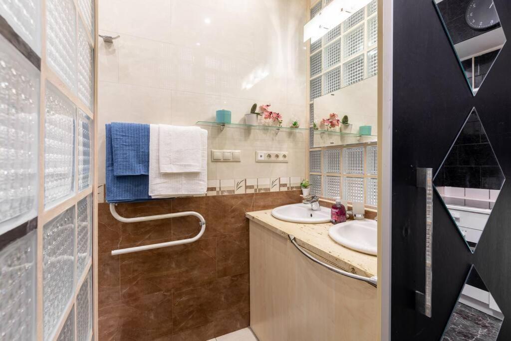 Stylish Central Budapest Apartment Luaran gambar