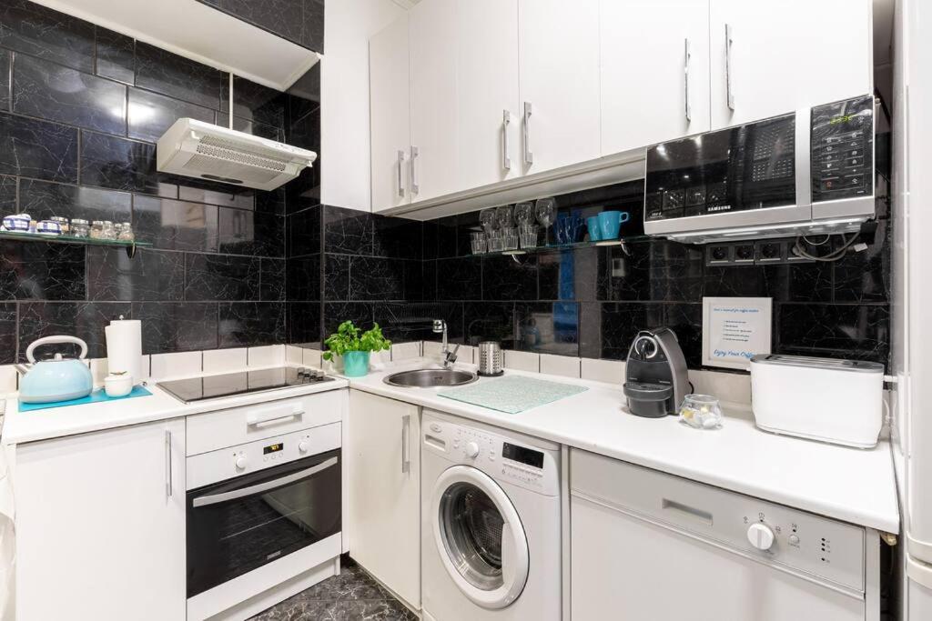 Stylish Central Budapest Apartment Luaran gambar